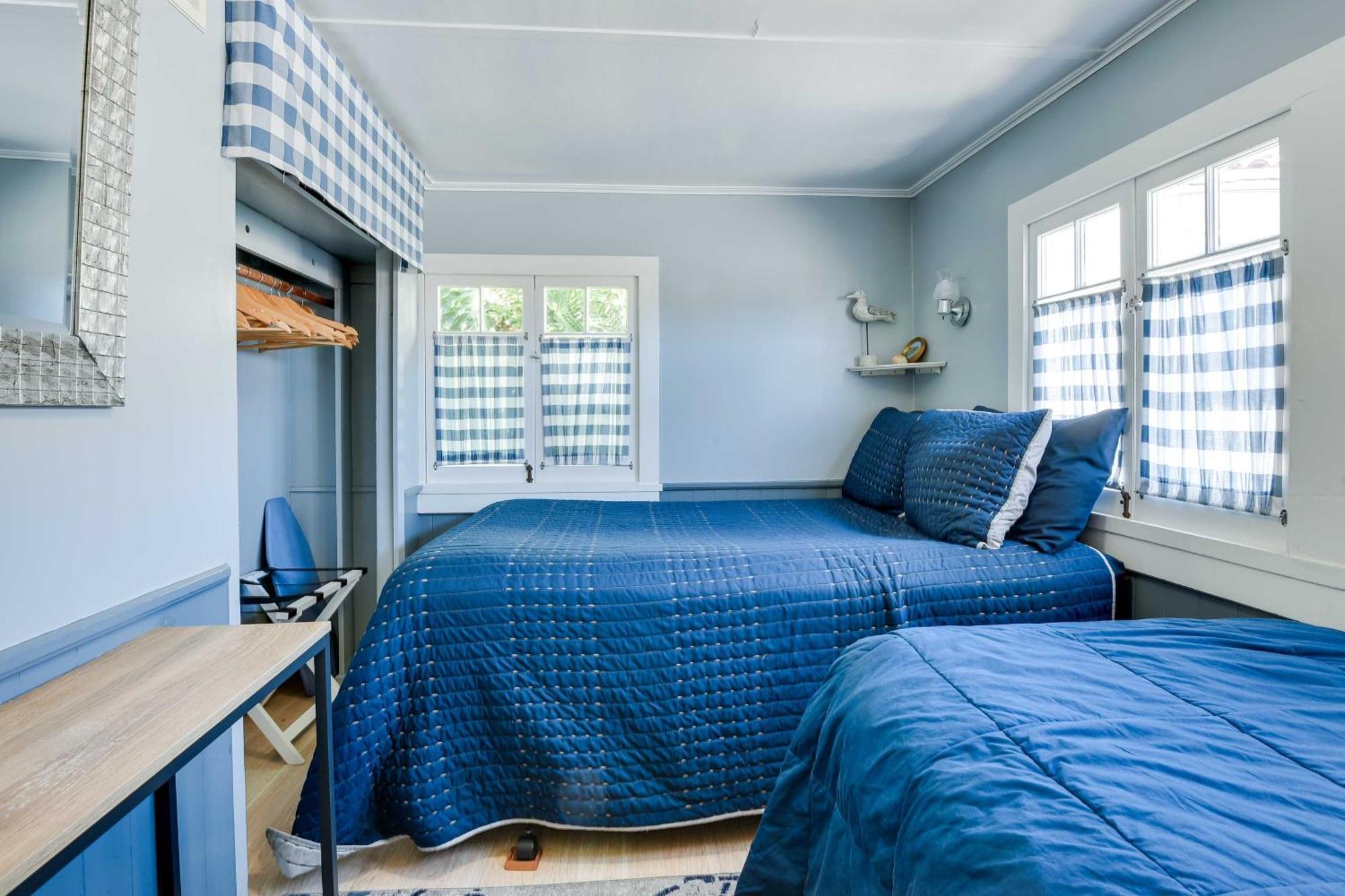 Charming Catalina Gem With Deck Walk To The Beach! อาวาลอน ภายนอก รูปภาพ